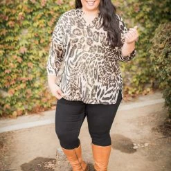 Boutique Simplified Metallic Lined 3/4 Sleeve Top New Arrivals