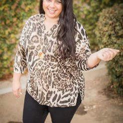 Boutique Simplified Metallic Lined 3/4 Sleeve Top New Arrivals