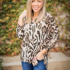 Boutique Simplified Metallic Lined 3/4 Sleeve Top New Arrivals