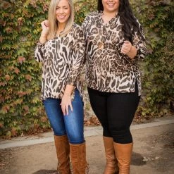 Boutique Simplified Metallic Lined 3/4 Sleeve Top New Arrivals