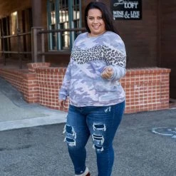 Boutique Simplified Divided By Nature Pullover New Arrivals