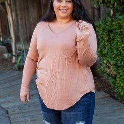 Boutique Simplified Everyday Long Sleeve Tee In Taupe