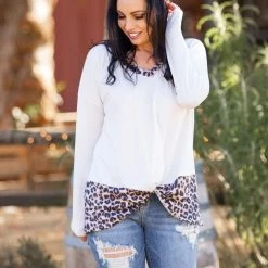 Boutique Simplified Snowy Leopard Front Twist Top New Arrivals