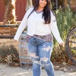 Boutique Simplified Snowy Leopard Front Twist Top New Arrivals