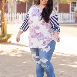 Boutique Simplified Striking 3/4 Sleeve Top 12 Boutique Simplified Striking 3/4 Sleeve Top