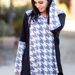 Boutique Simplified New Arrivals Houndstooth Long Sleeve Top