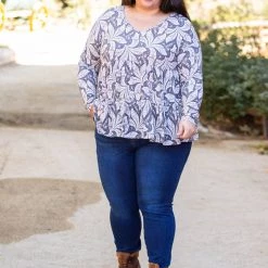 Boutique Simplified Leaf Me Be Tiered Tunic