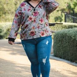 Boutique Simplified Heavenly Blooms Pullover New Arrivals