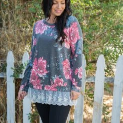 Boutique Simplified Ruffled In Floral Long Sleeve Pullover