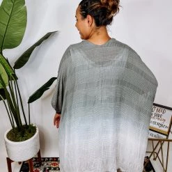 Iris & Rainbow Boutique #N323 Wispy Ombre Kimono