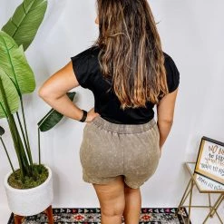 Iris & Rainbow Boutique #M346 Pretty In Vintage Shorts 10 Iris & Rainbow Boutique #M346 Pretty In Vintage Shorts