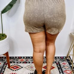 Iris & Rainbow Boutique #M346 Pretty In Vintage Shorts 13 Iris & Rainbow Boutique #M346 Pretty In Vintage Shorts