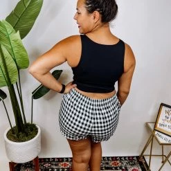 Iris & Rainbow Boutique #M596 Plaid Scallop Shorts
