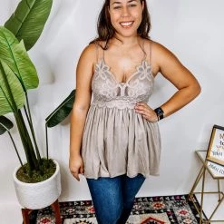 Iris & Rainbow Boutique #N361 Crochet Lace Cami (Regular) New Arrivals