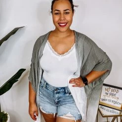 Iris & Rainbow Boutique #N323 Wispy Ombre Kimono