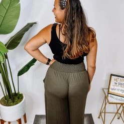Iris & Rainbow Boutique #M240 All About Me Pants (Olive)