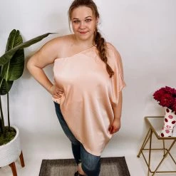 Iris & Rainbow Boutique #M979 Oh My! Unblance Top New Arrivals