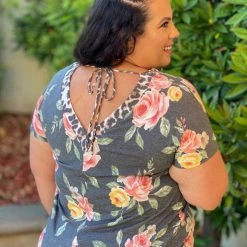 Boutique Simplified Rose Of The Amazon Short Sleeve Top New Arrivals