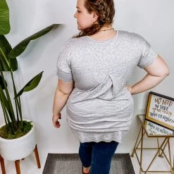 Iris & Rainbow Boutique #M989 Ready To Escape Leopard Top