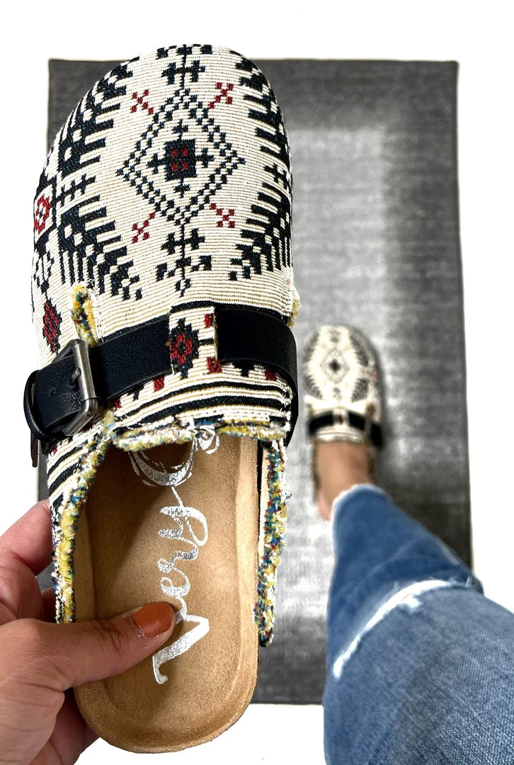 Iris & Rainbow Boutique #N219 Hebe Aztec Shoes (Natural Black) New Arrivals 3 Iris & Rainbow Boutique #N219 Hebe Aztec Shoes (Natural Black) New Arrivals