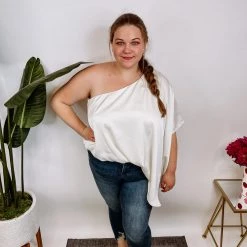 Iris & Rainbow Boutique #M979 Oh My! Unblance Top New Arrivals