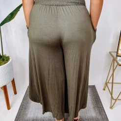 Iris & Rainbow Boutique #M240 All About Me Pants (Olive)