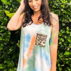 Boutique Simplified Bow-tiful Tank