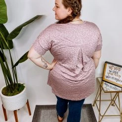 Iris & Rainbow Boutique #M989 Ready To Escape Leopard Top