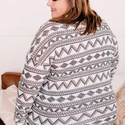 No Ship Drop Ship Out Of Print Aztec Top In Off White & Charcoal New Arrivals