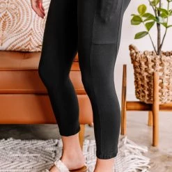 No Ship Drop Ship New Arrivals The Last Capri Leggings You'll Ever Need In Energetic Black (with Pockets!)