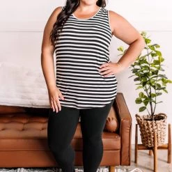 No Ship Drop Ship I've Got Your Crochet Back Sleeveless Top In Black & White New Arrivals