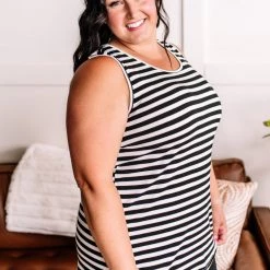 No Ship Drop Ship I've Got Your Crochet Back Sleeveless Top In Black & White New Arrivals