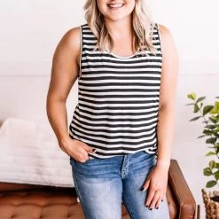 No Ship Drop Ship I've Got Your Crochet Back Sleeveless Top In Black & White New Arrivals