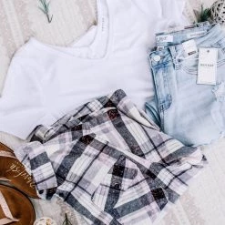 No Ship Drop Ship En Pointe V Neck Knit Top In White 35 No Ship Drop Ship En Pointe V Neck Knit Top In White