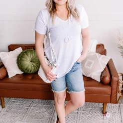 No Ship Drop Ship En Pointe V Neck Knit Top In White