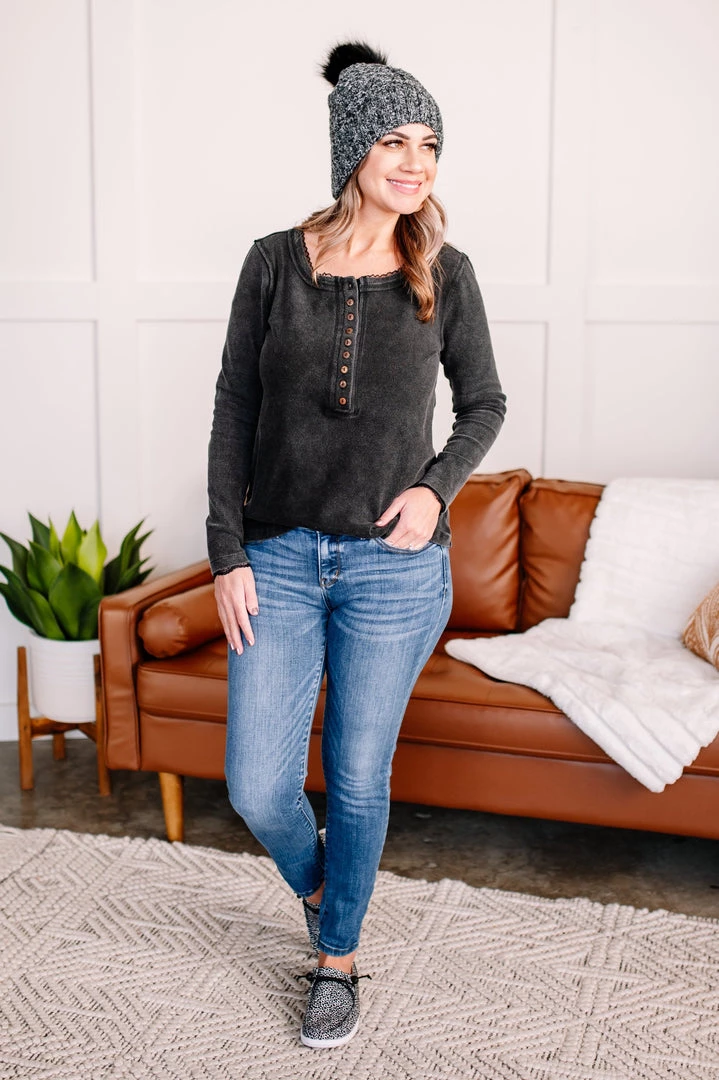 Iris & Rainbow Boutique #L958 I Turn To You (Black) New Arrivals 4 Iris & Rainbow Boutique #L958 I Turn To You (Black) New Arrivals