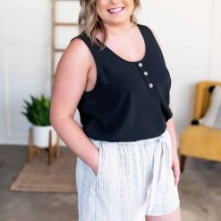 No Ship Drop Ship Consider It A Tie Cream Striped Shorts New Arrivals