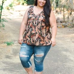 Boutique Simplified Fall Paisley Sleeveless Top New Arrivals