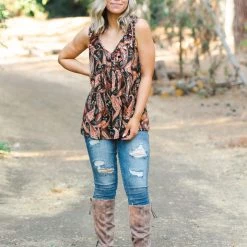 Boutique Simplified Fall Paisley Sleeveless Top New Arrivals
