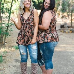 Boutique Simplified Fall Paisley Sleeveless Top New Arrivals