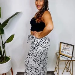 Iris & Rainbow Boutique New Arrivals #M779 Wearing Elegant Pants