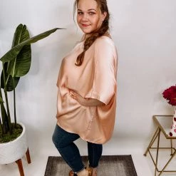 Iris & Rainbow Boutique #M979 Oh My! Unblance Top New Arrivals