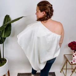 Iris & Rainbow Boutique #M979 Oh My! Unblance Top New Arrivals