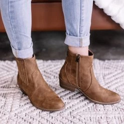 No Ship Drop Ship Blowfish Caitlynn Boots In Brown Prospector