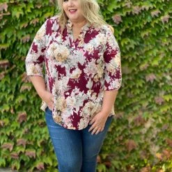 Boutique Simplified Floral Motif 3/4 Sleeve Top