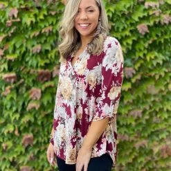 Boutique Simplified Floral Motif 3/4 Sleeve Top