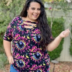 Boutique Simplified Burst Of Color Short Sleeve Top