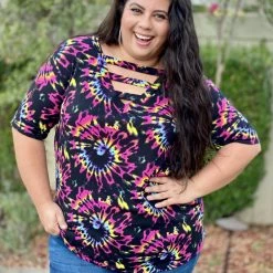 Boutique Simplified Burst Of Color Short Sleeve Top