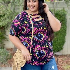 Boutique Simplified Burst Of Color Short Sleeve Top