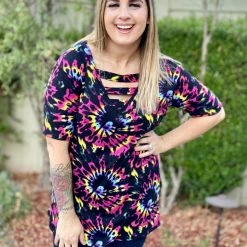 Boutique Simplified Burst Of Color Short Sleeve Top